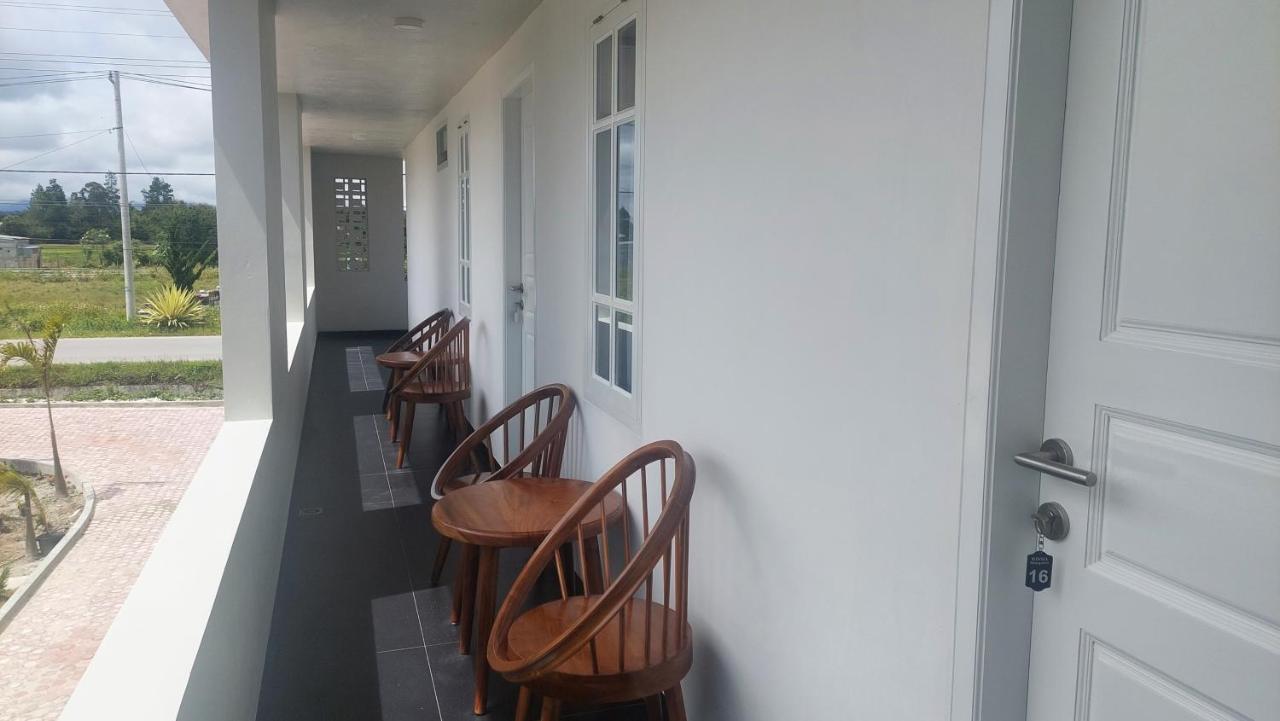 Hotel Wisma Mangurna Dolok Sanggul Экстерьер фото