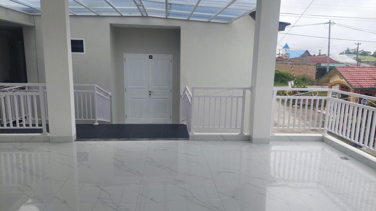Hotel Wisma Mangurna Dolok Sanggul Экстерьер фото