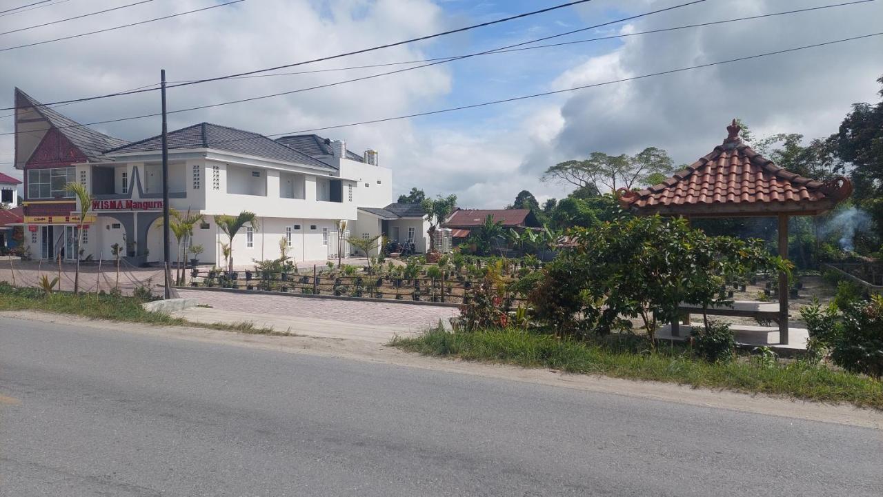 Hotel Wisma Mangurna Dolok Sanggul Экстерьер фото